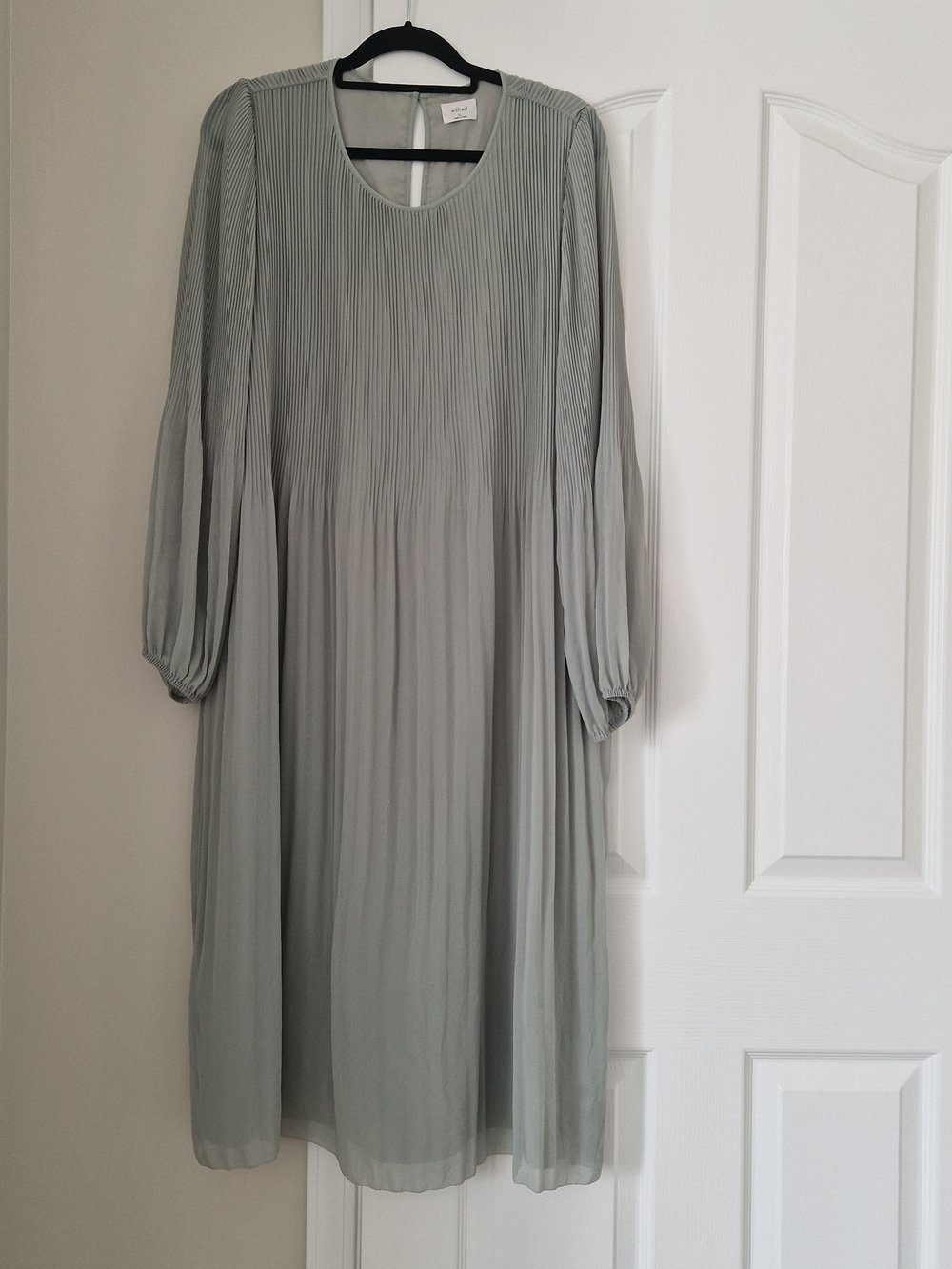 Wilfred Sage Green Pleated Long-Sleeve Midi Dress